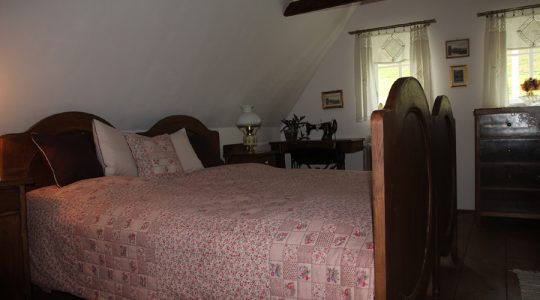 Large bedroom – attic